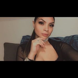 Meet your Posher, Cynthia